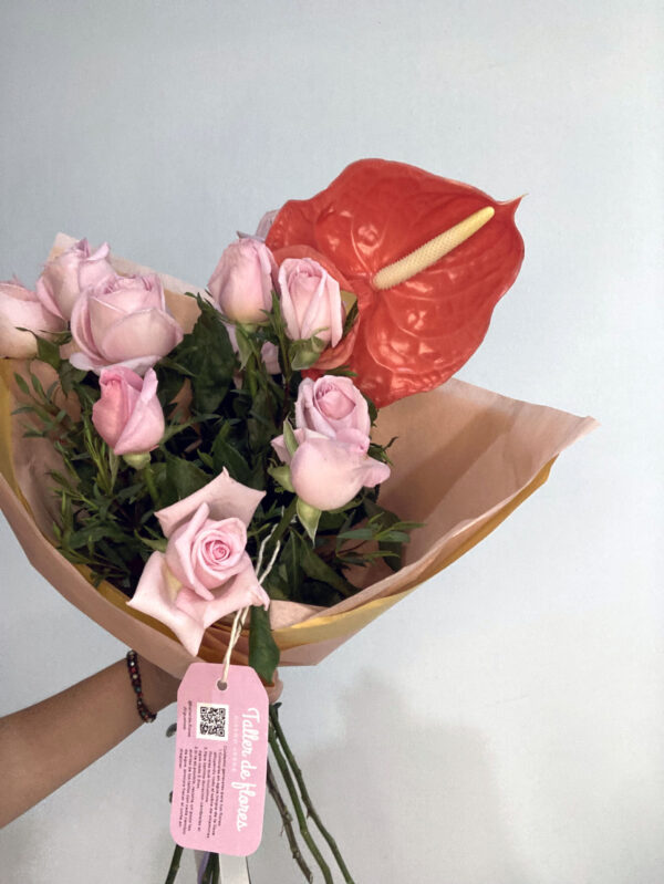 Le classic con Anturio - Bouquet de Rosas